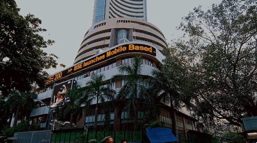 Sensex Recovers After Opening Loss, Rises Over 100 Points; Nifty Nears 19,700 Sensex Recovers After Opening Loss, Rises Over 100 Points; Nifty Nears 19,700
