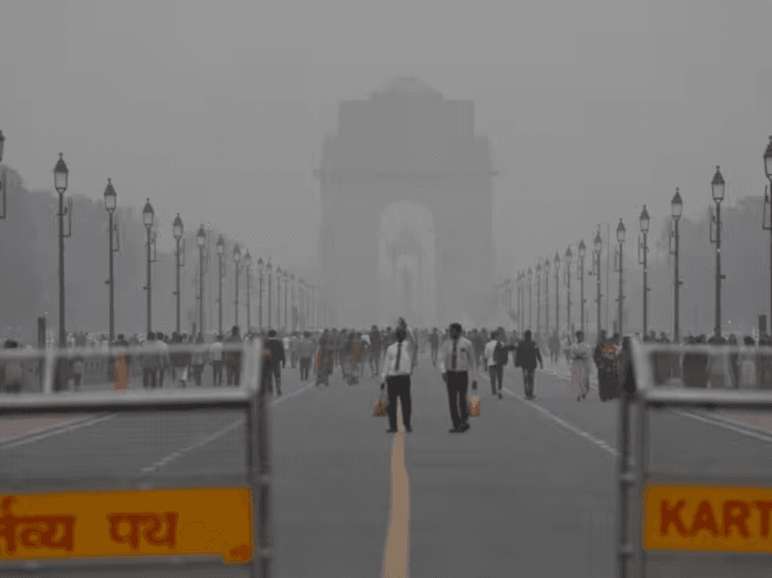 Delhi Shivers As Temperature Dips To 6.8°C Amid Dense Fog