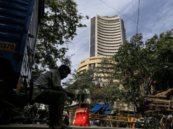 Indian Shares Trade Flat As Metals, Auto Stocks Rise