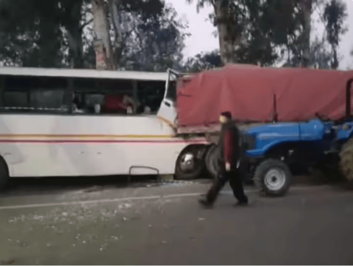 3 Killed, Over 10 Injured As Bus Carrying Cops Collides With Truck In Punjab's Hoshiarpur