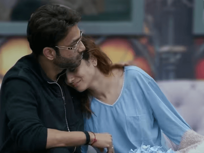 Drama In Bigg Boss House As Vicky Jain Refuses To Kiss Wife Ankita Lokhande