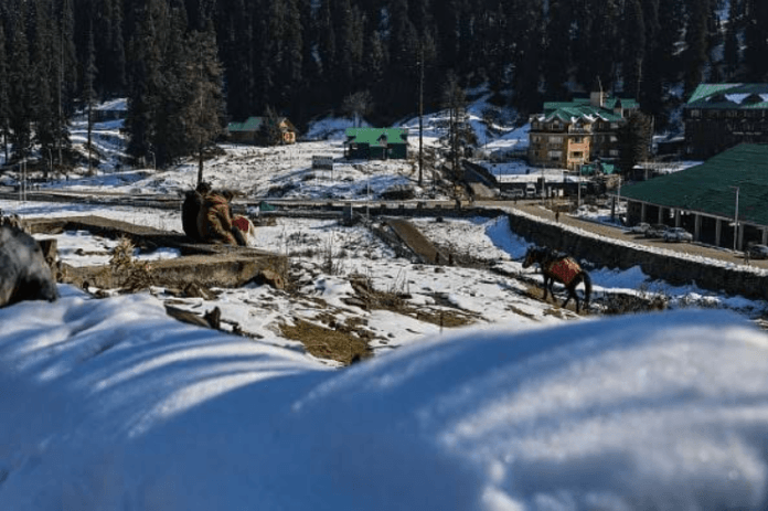 Light Snowfall Predicted In Parts Of J&K Due To Incoming Western Disturbance