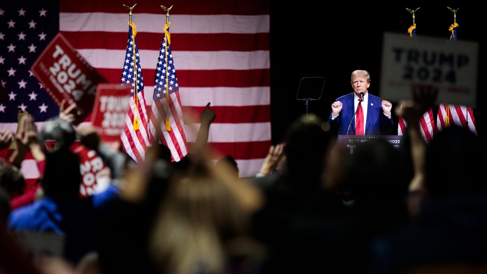 20pol-trump-police-01-hzvm-videoSixteenByNine3000